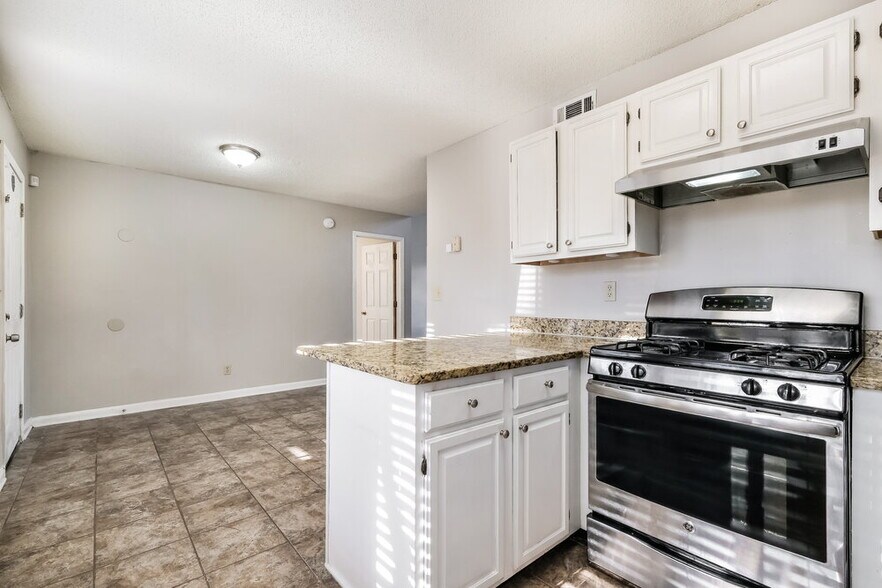 Building Photo - 3345 Springside Trce