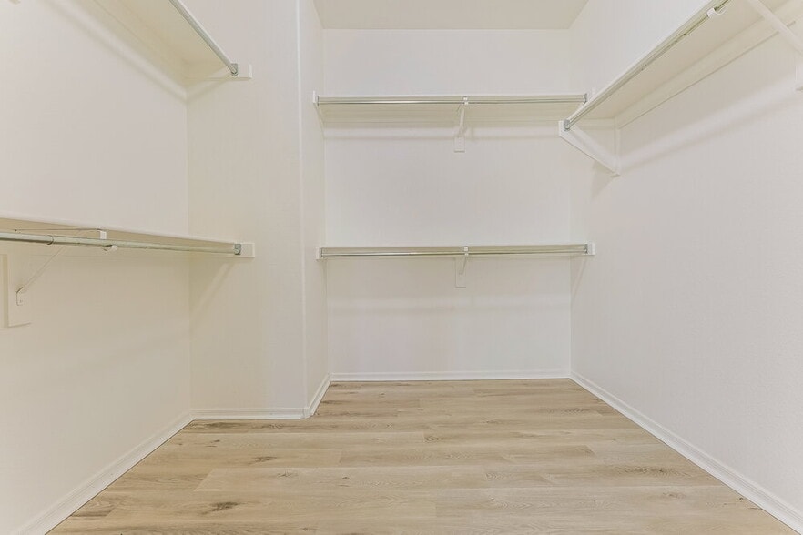 Building Photo - 2741 N Kenton