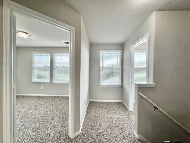 Building Photo - 308 Craters of the Moon Blvd