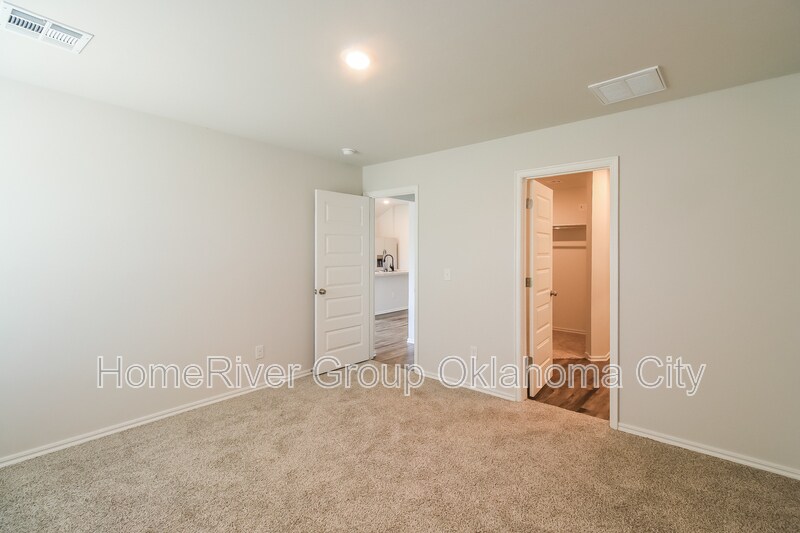 Building Photo - 1220 S Brk Dr