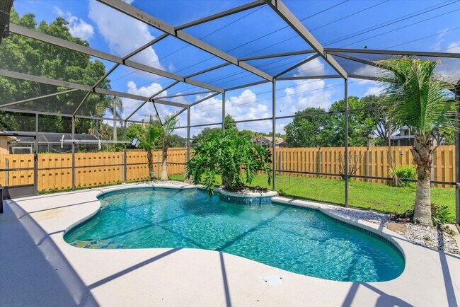 Building Photo - Beautifully Updated 4-Bedroom Pool Home in Winding Hollow