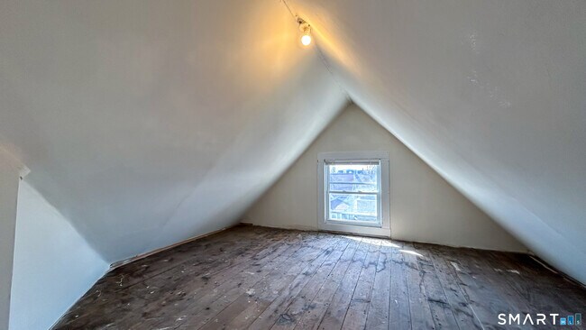 Building Photo - 784 Howard Ave