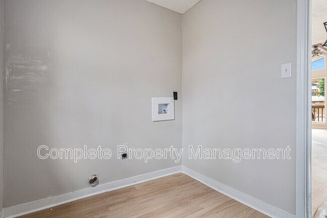 Building Photo - 784 15th Ct NW