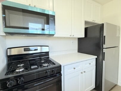 Building Photo - Up to Two Weeks FREE Rent!  Remodeled 1BR/...