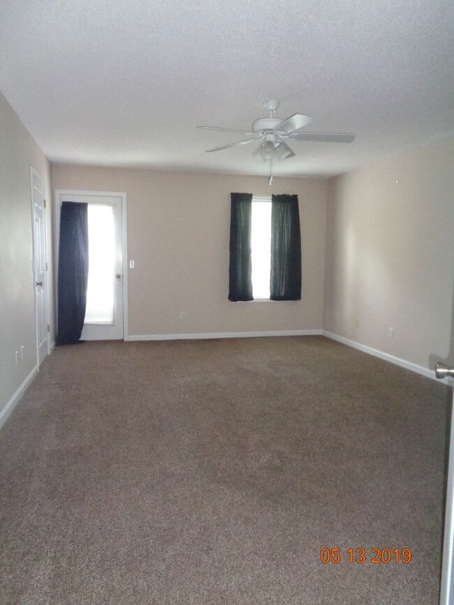 Building Photo - Briarwood West - 1/2 OFF FIRSTS MONTHS RENT WITH 12M LEASE!