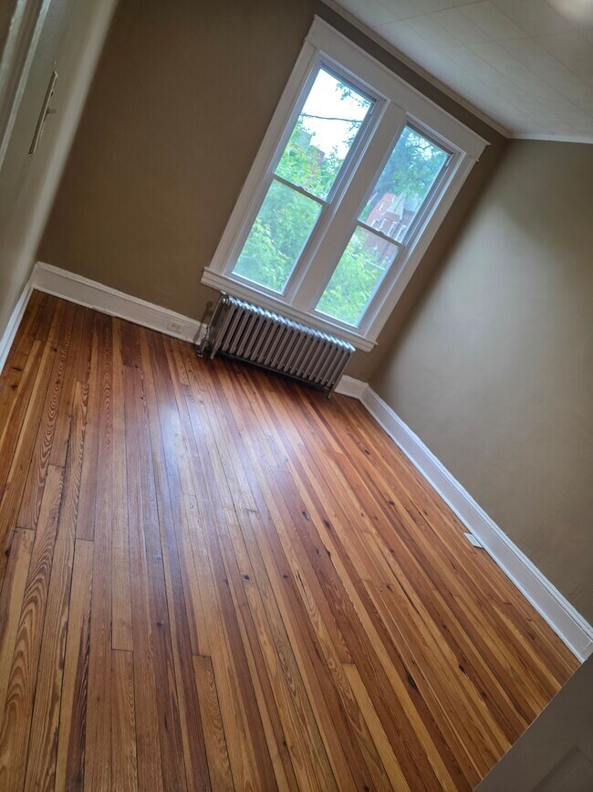 Building Photo - 4002 Belwood Ave