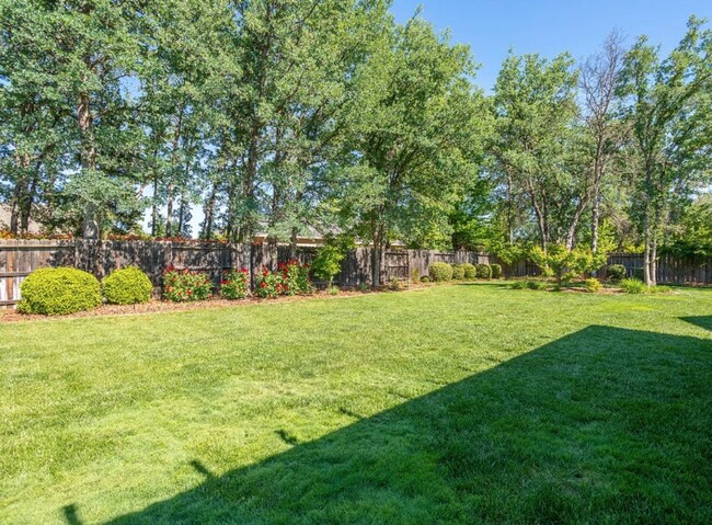 Building Photo - Beautiful Custom East Redding Home with a ...