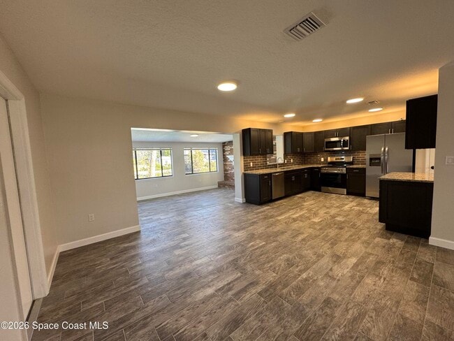 Building Photo - 540 Elliott Dr