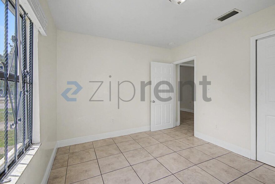 Building Photo - 943 NW 63rd St