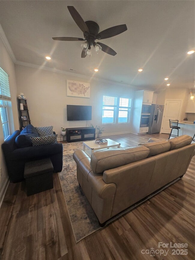 Building Photo - 340 Cranford Dr