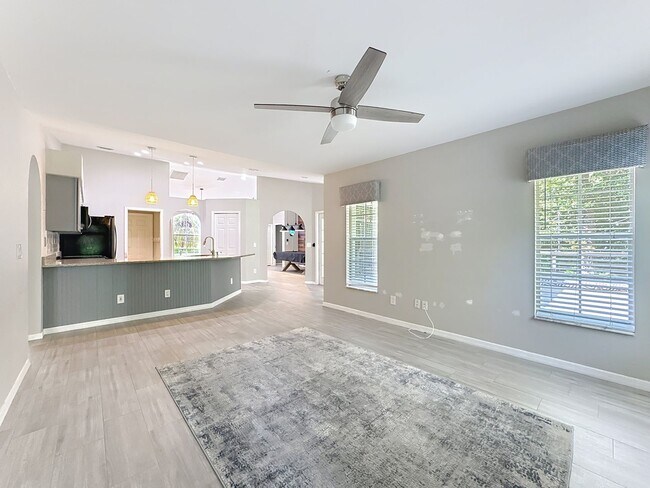 Building Photo - Discover your peaceful retreat in Wekiwa Woods!