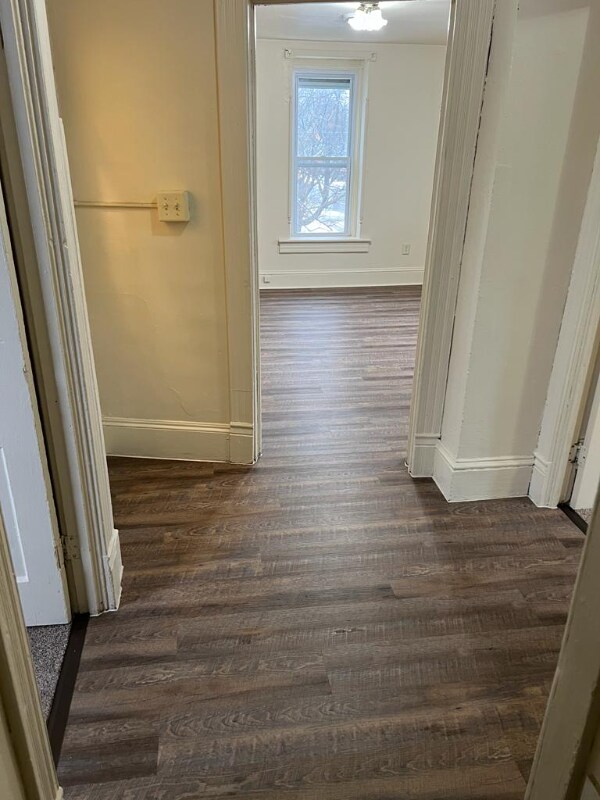 Building Photo - 802 Elm St