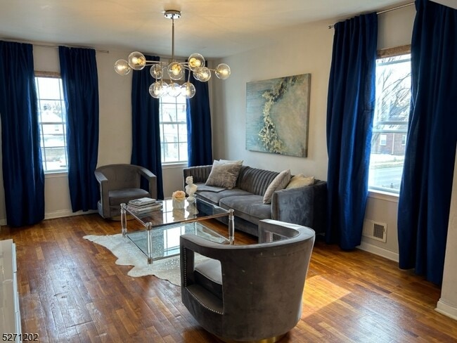 Building Photo - 29 Madonna Pl