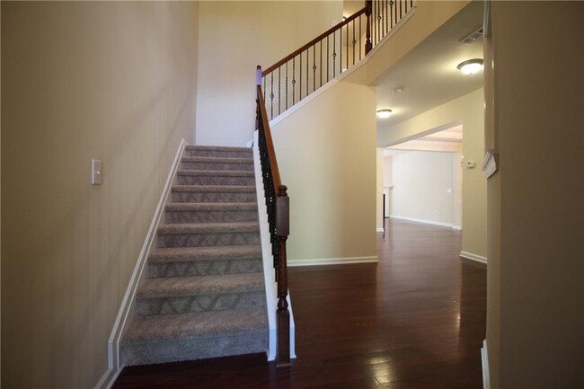 Building Photo - 13294 Kemper Rd