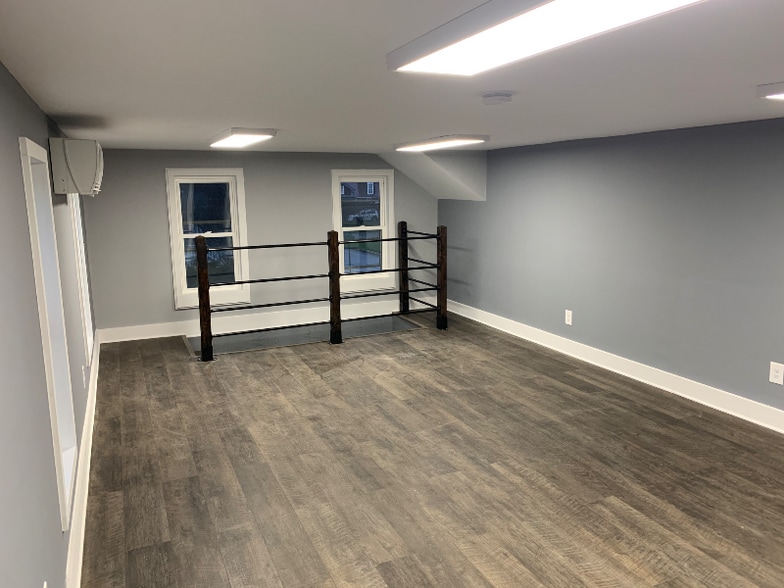 Building Photo - 7 S Canal St