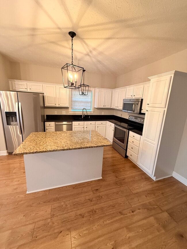 Building Photo - 129 Thoroughbred Way