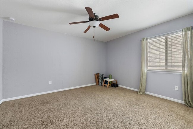 Building Photo - 633 Schefer St
