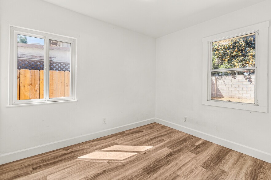 Building Photo - 1070 10th St