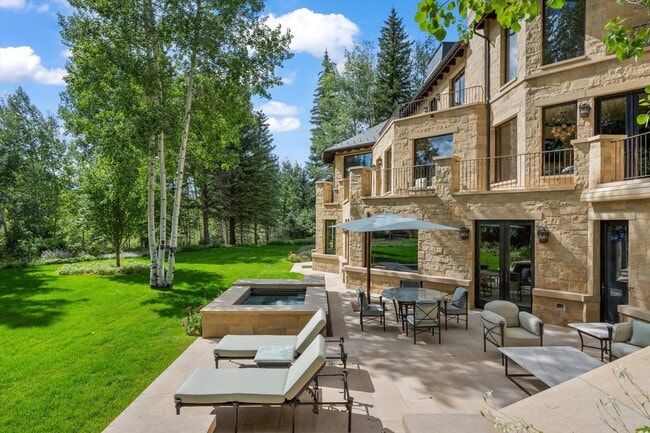 Building Photo - 64 Pitkin Way