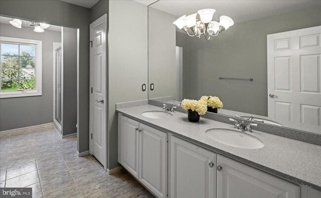 Building Photo - 12 Windermere Way