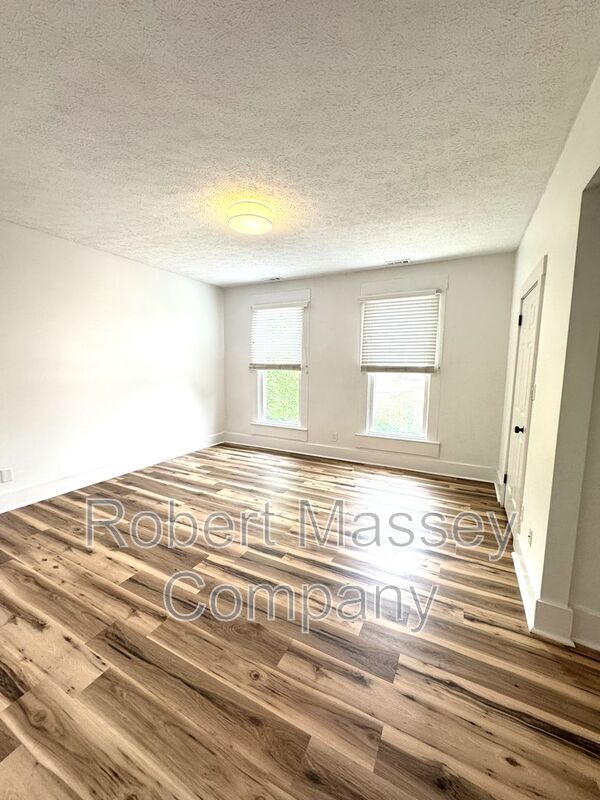 Building Photo - 1618 Ellwood Ave