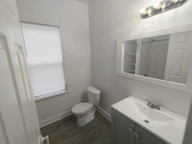 Building Photo - 4808 Silver St