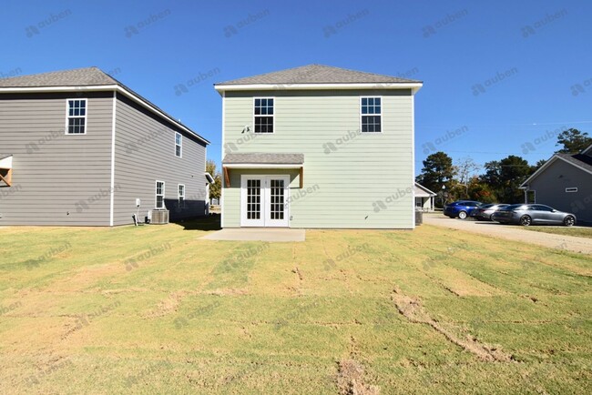 Building Photo - Newer 4 Bed/2.5 Bath House in Grovetown