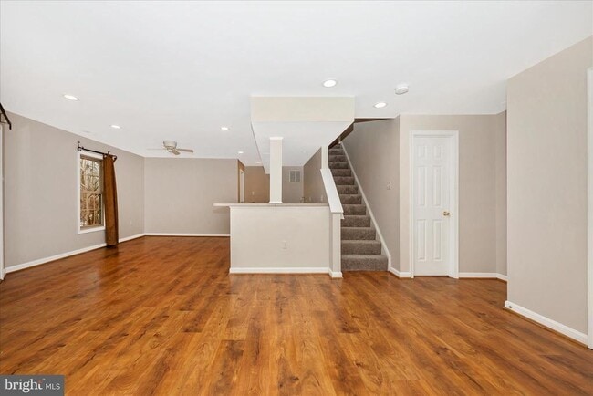 Building Photo - 6976 Meadowpoint Terrace