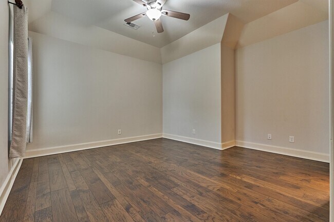 Building Photo - 115 Windfair Loop