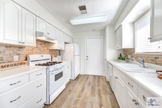 Building Photo - 946 Three Forks Dr