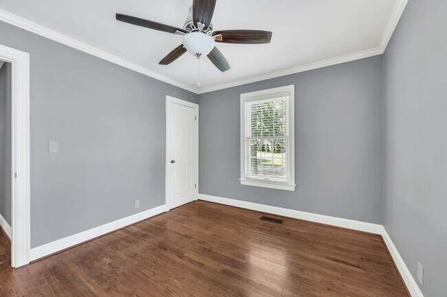 Building Photo - 5040 Stillwood Dr