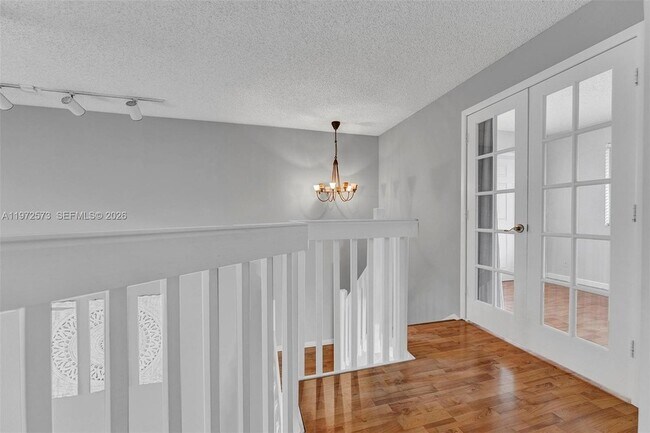 Building Photo - 15575 N Miami Lakeway