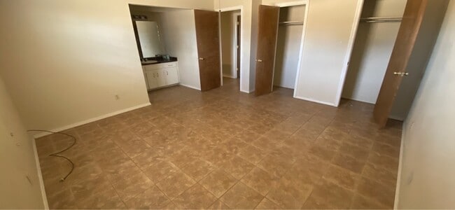 Building Photo - 9540 D J L Dr