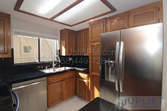 Building Photo - 2 bed, 2 Bath Condo with Community Pool