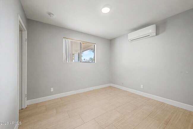 Building Photo - 1411 S Marilyn Ann Dr