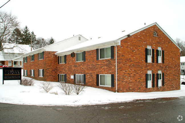 Building Photo - Fairbrook Condos