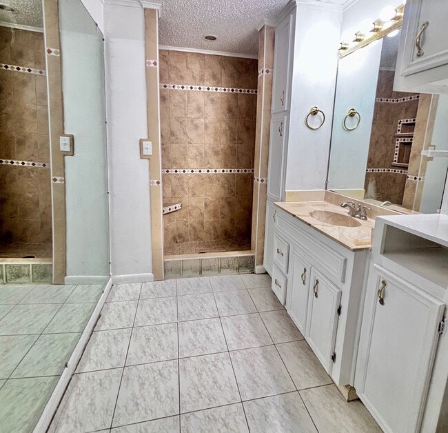 Building Photo - 7618 Linden St