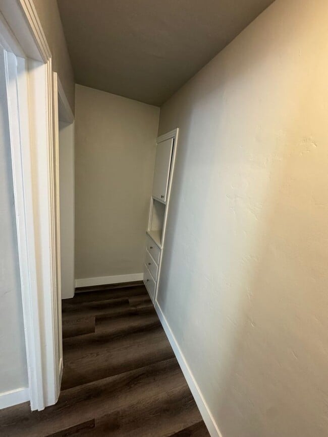 Building Photo - BEAUTIFUL UPDATED DUPLEX 2 BED & ONE BATH!