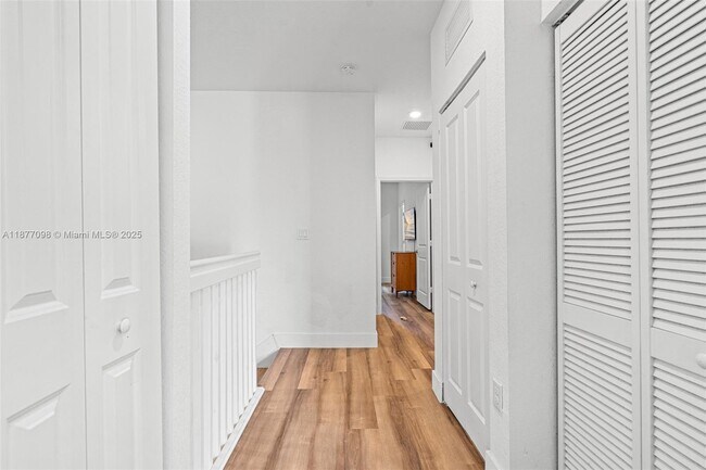 Building Photo - 374 NE 214th St