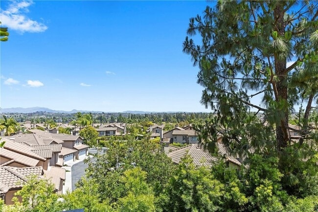 Building Photo - 10 Bravo Ln