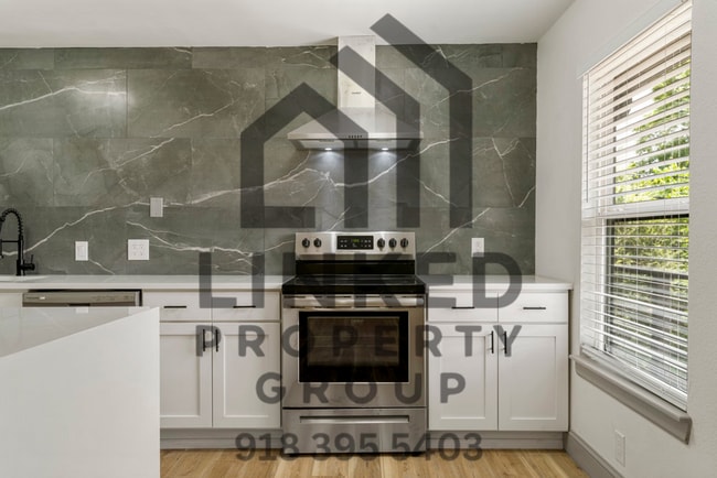 Building Photo - ONYX at 37th
