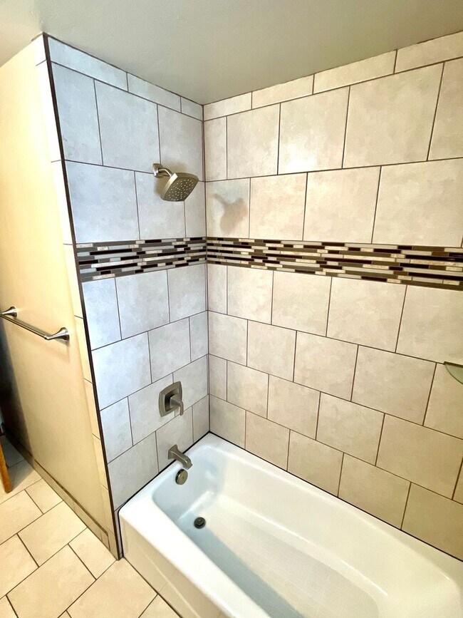 Building Photo - Three bedroom, Two bath House