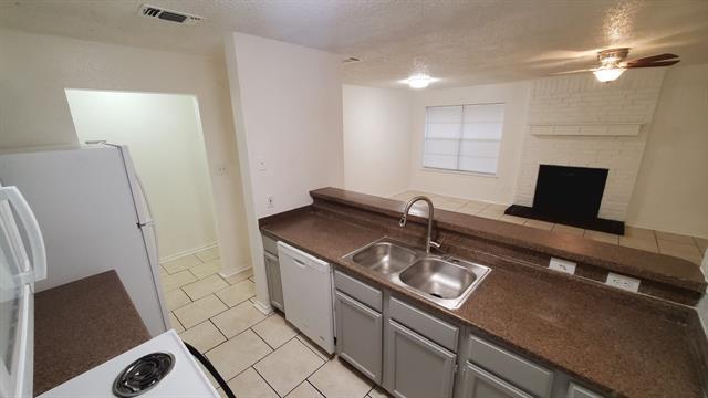 Building Photo - 3427 Republic Dr