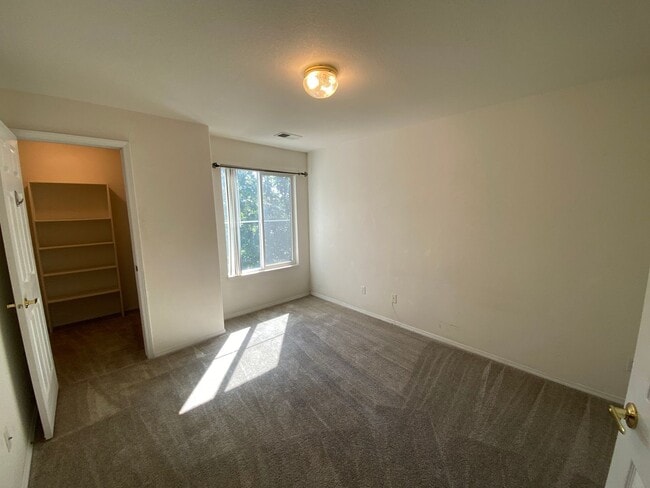 Building Photo - 3890 Strawberry Field Grove