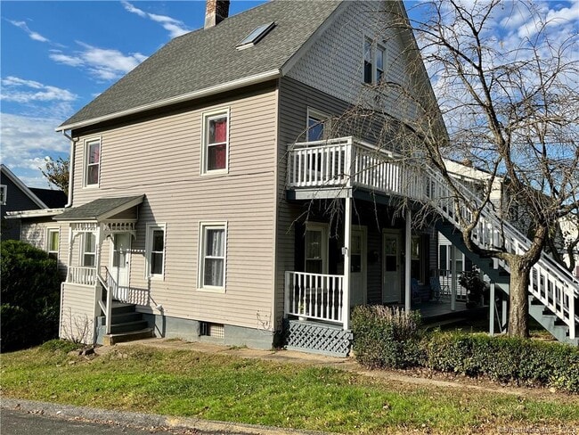 Building Photo - 113 Kneen St