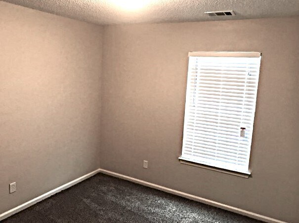 Building Photo - 7 Willow Lakes Dr