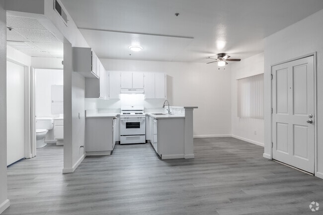 1BR, 1BA - 724SF - Highland Villas