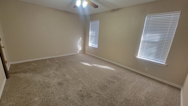 Building Photo - 1507 Lindsey Ln