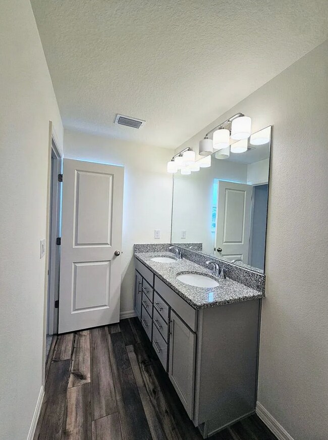 Building Photo - 15001 Caspian Tern Ct