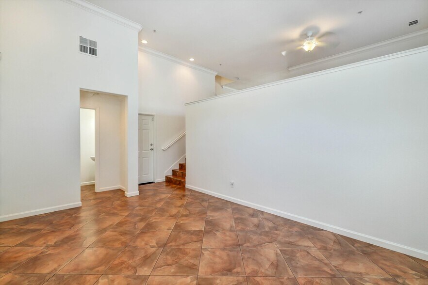 Building Photo - 378 Olive Hill Dr